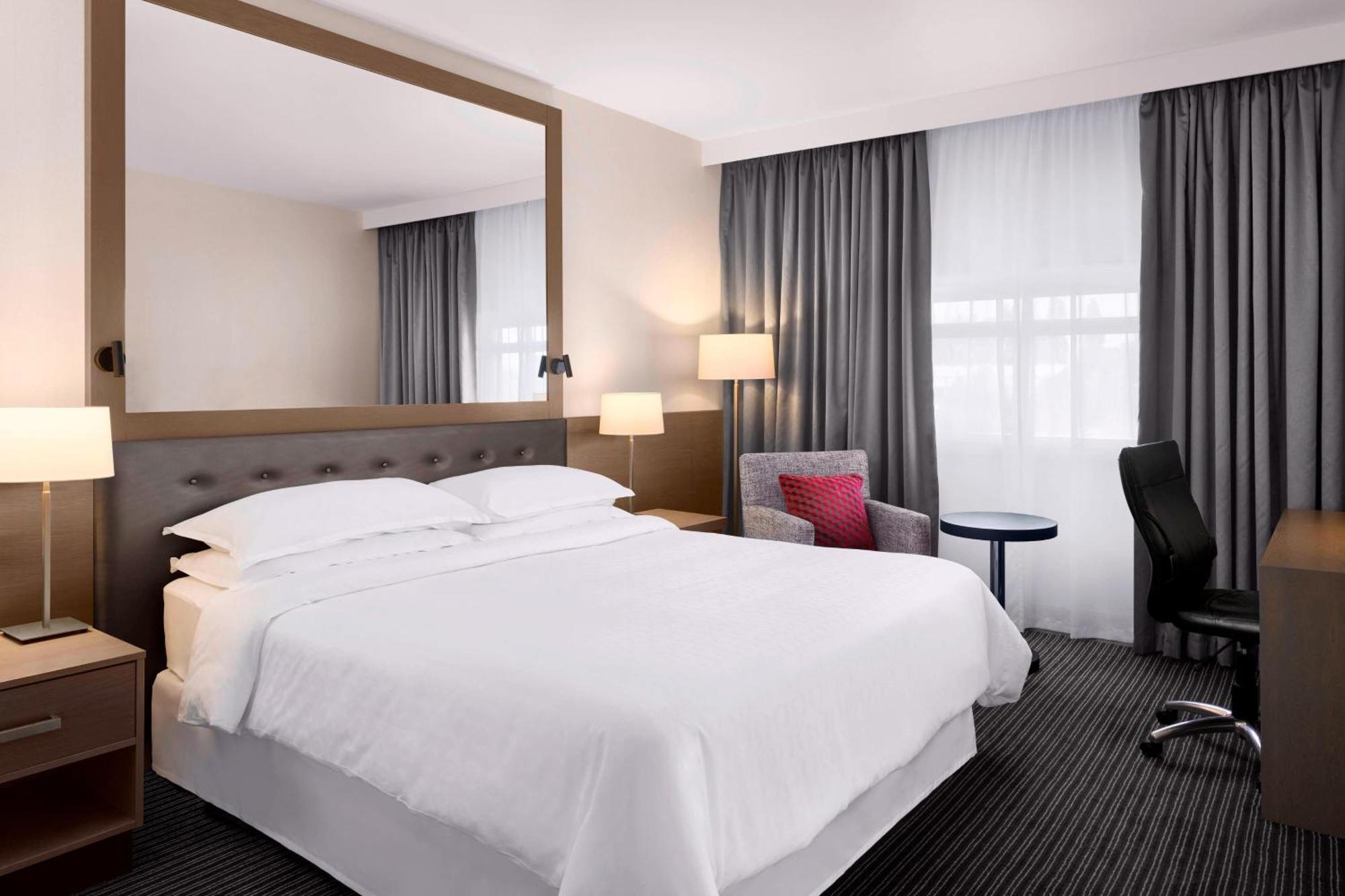 Family Guest room 1 Queen or 1 Twin or Single Beds