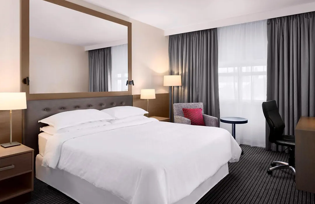 Sheraton Heathrow Hotel-1